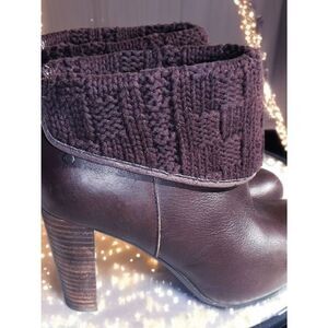 UGG Women’s Brown Leather Knit Cuff Heeled Ankle Boots